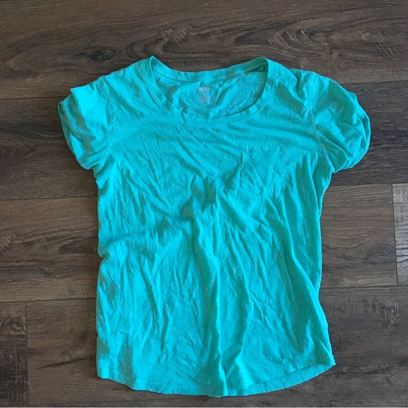 4 Comfortable & Very Casual Shirts - Picture 2 of 4